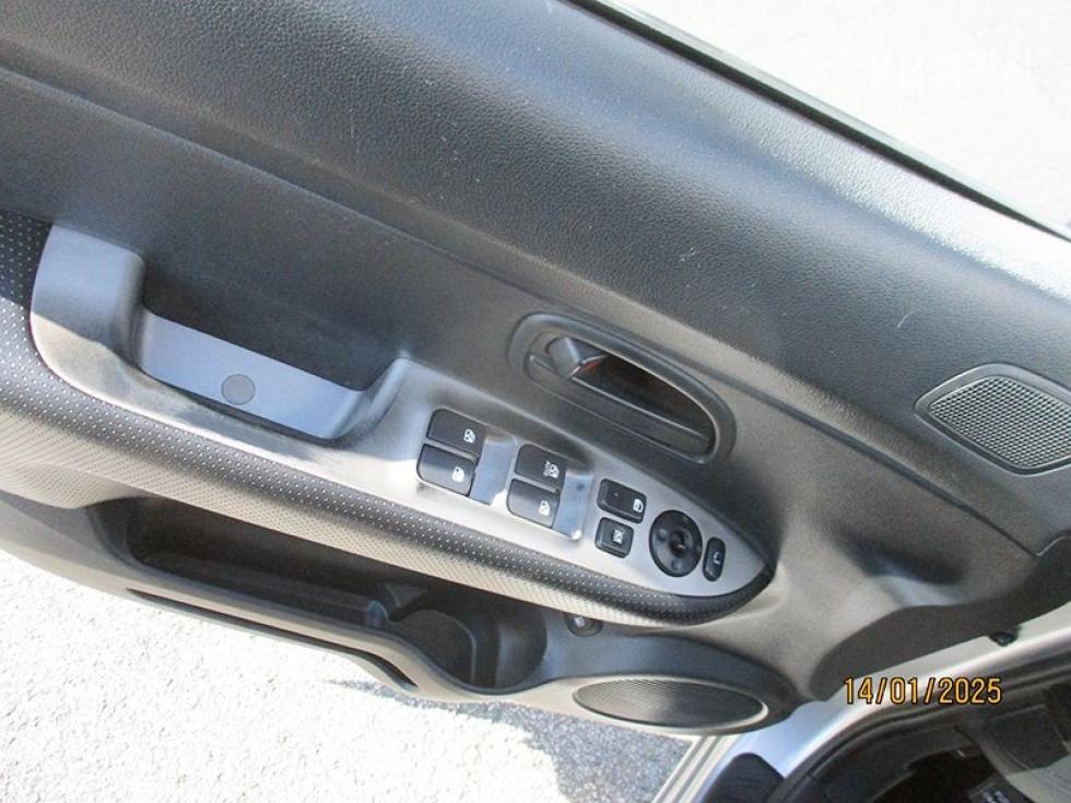Kia Carens — miniaturë 8