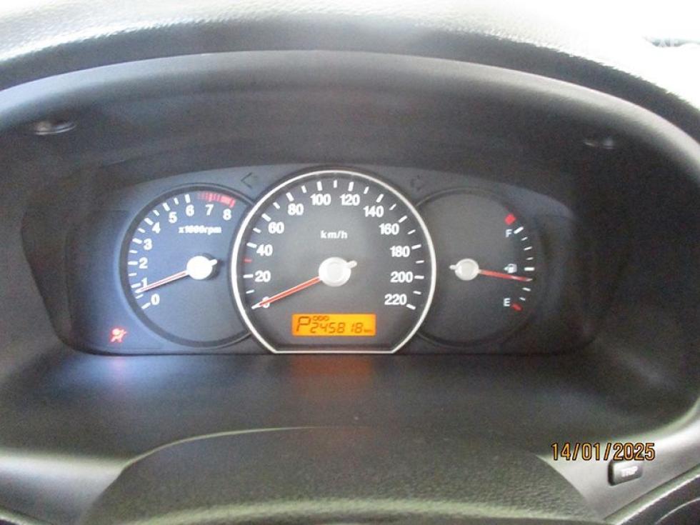 Kia Carens — miniaturë 10