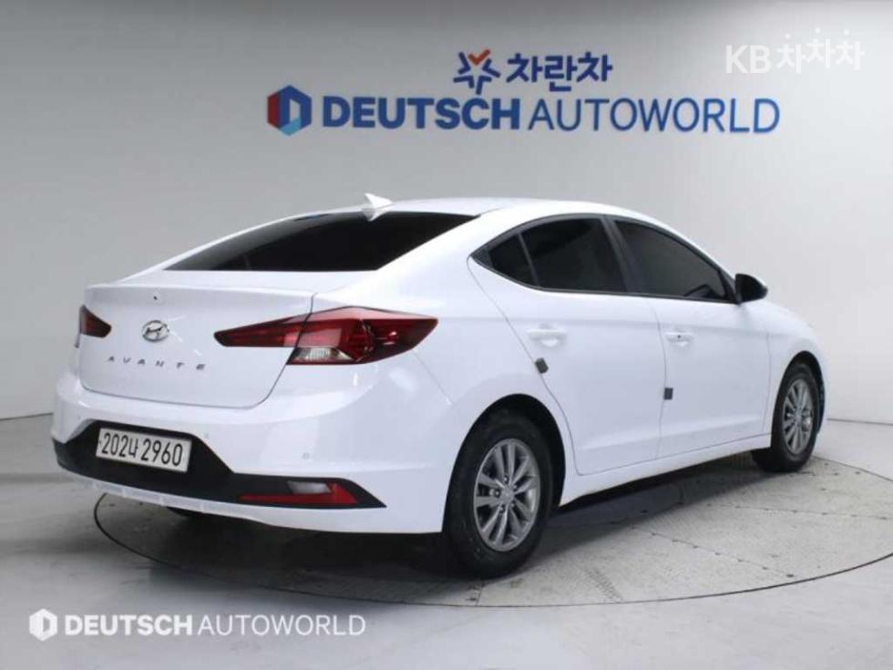 Hyundai Avante — miniaturë 2