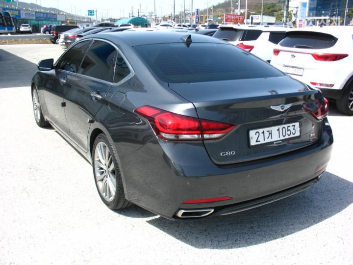 Genesis G80 3.3 GDI AWD Premium Luxury 6
