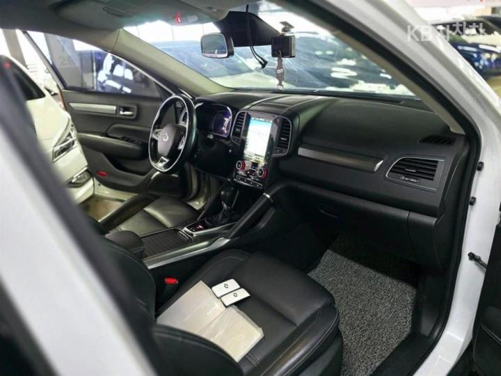 Renault QM6 2.0 LPe 2WD LE 9