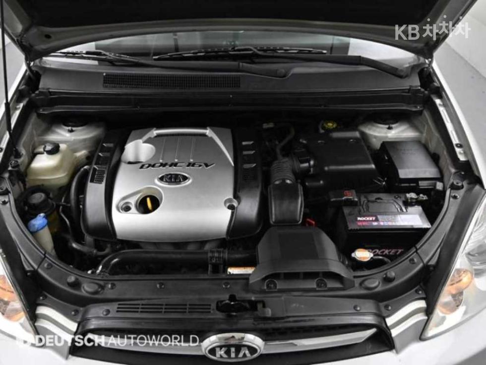 Kia Carens — miniaturë 6