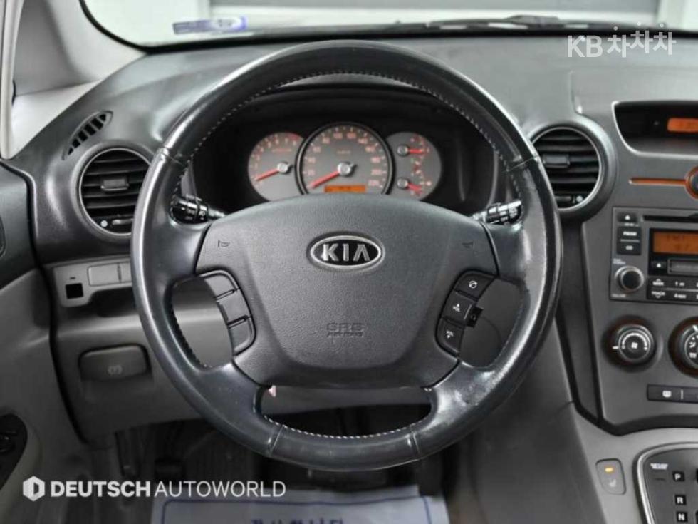 Kia Carens — miniaturë 13