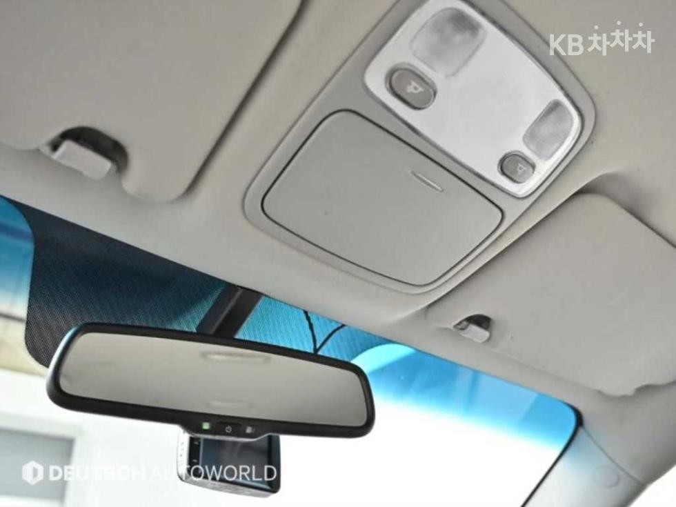 Kia Carens — miniaturë 19