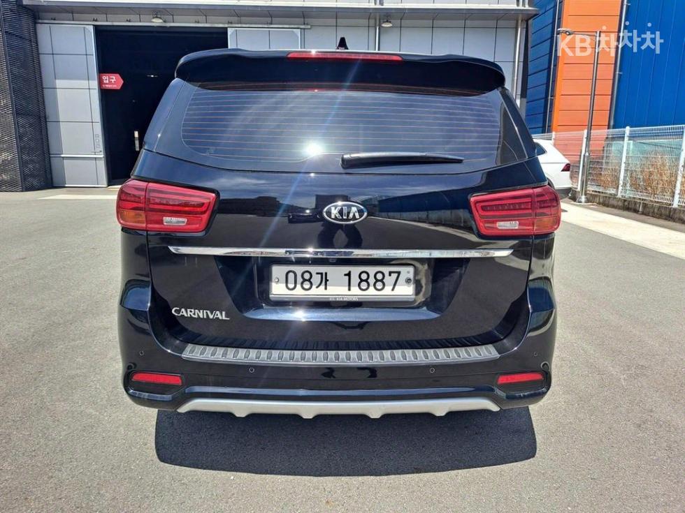 2019 - kia carnival