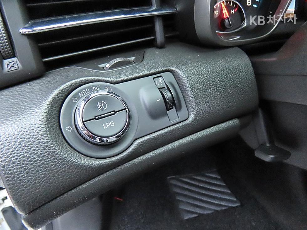Chevrolet Malibu — miniaturë 12