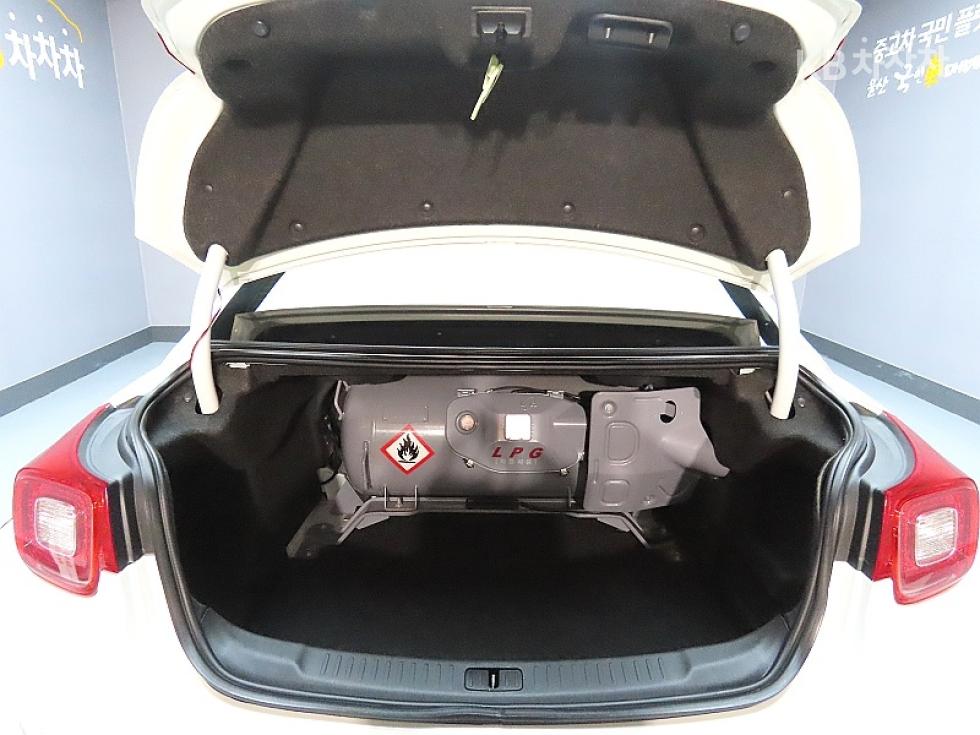 Chevrolet Malibu — miniaturë 19