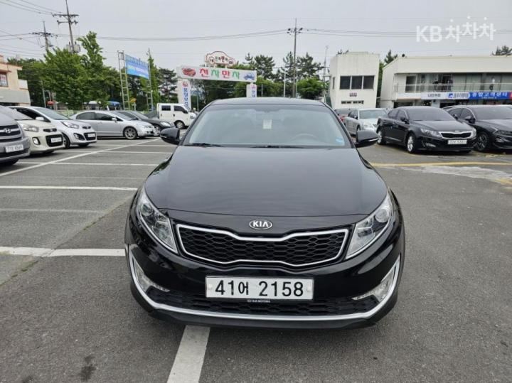 Kia K5 Hybrid Luxury