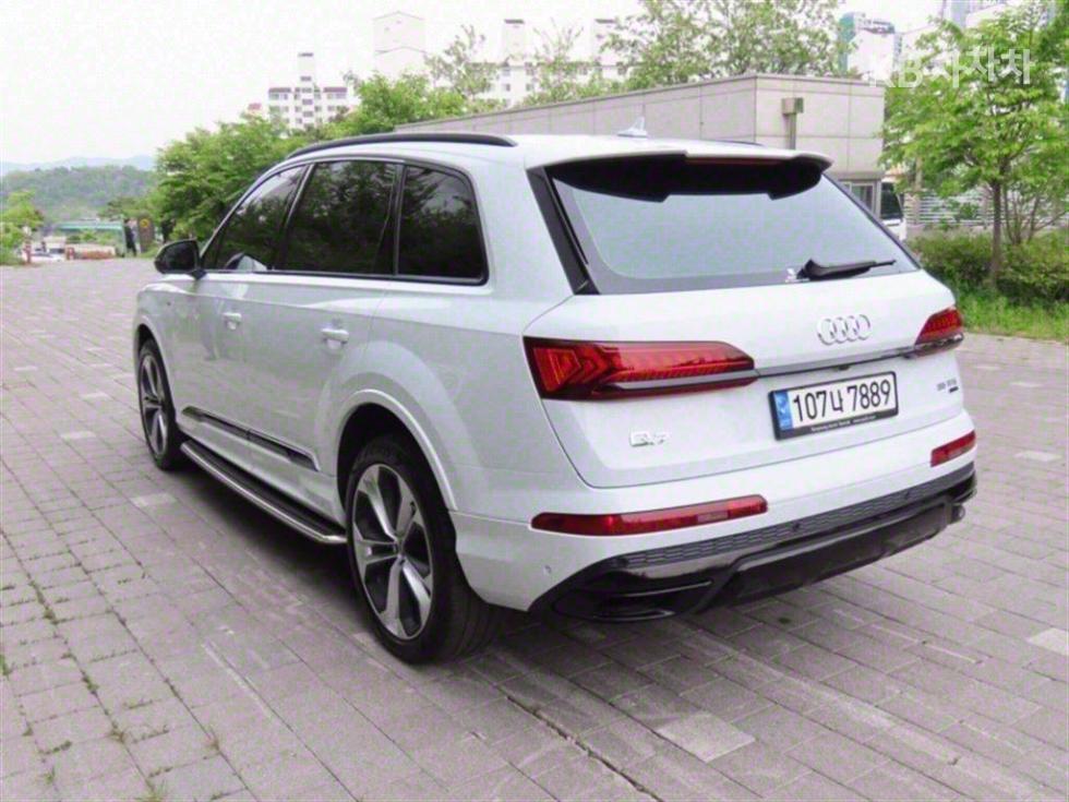 Audi Q7 — miniaturë 4