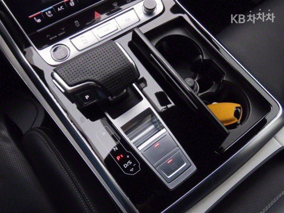 Audi Q7 — miniaturë 6