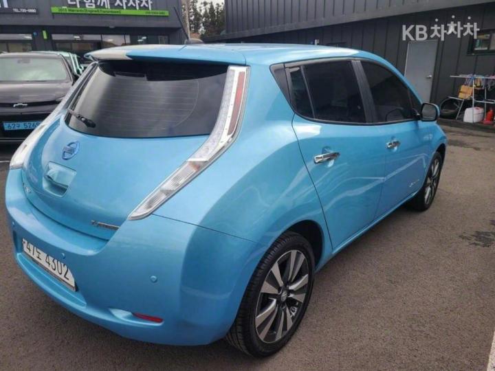 Nissan Leaf SL 7