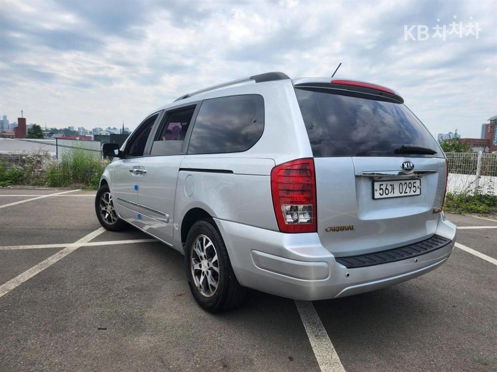 2014 - kia carnival