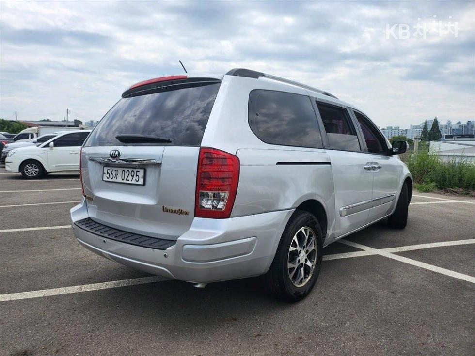 2014 - kia carnival