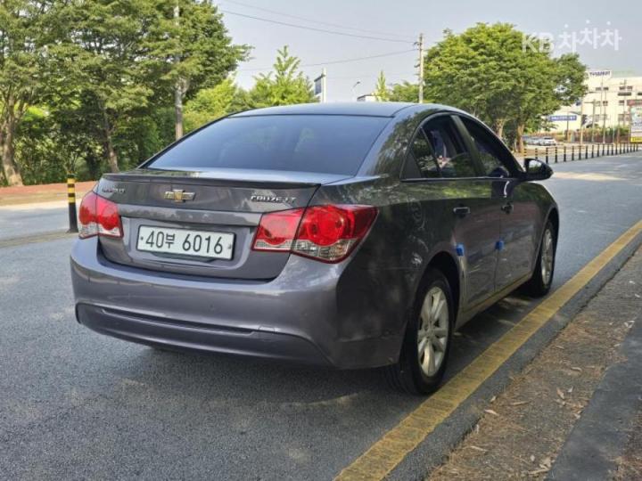 Chevrolet Cruze 1.8 LT+ Leather Package 6