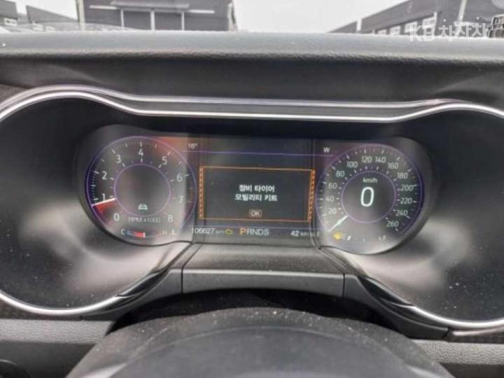 Ford Mustang Convertible 6