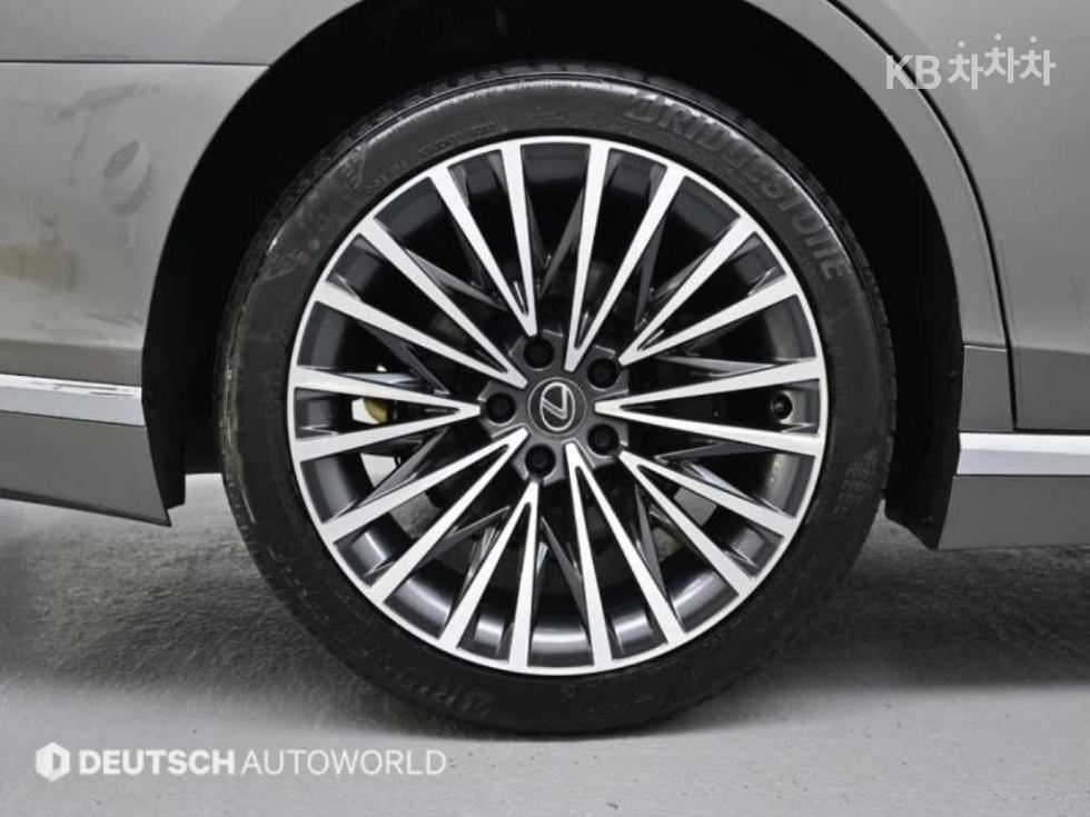 2024 - lexus ls