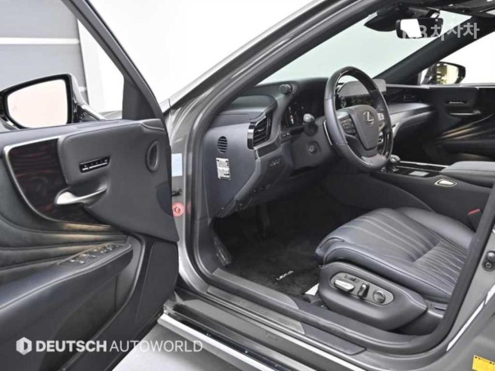 2024 - lexus ls
