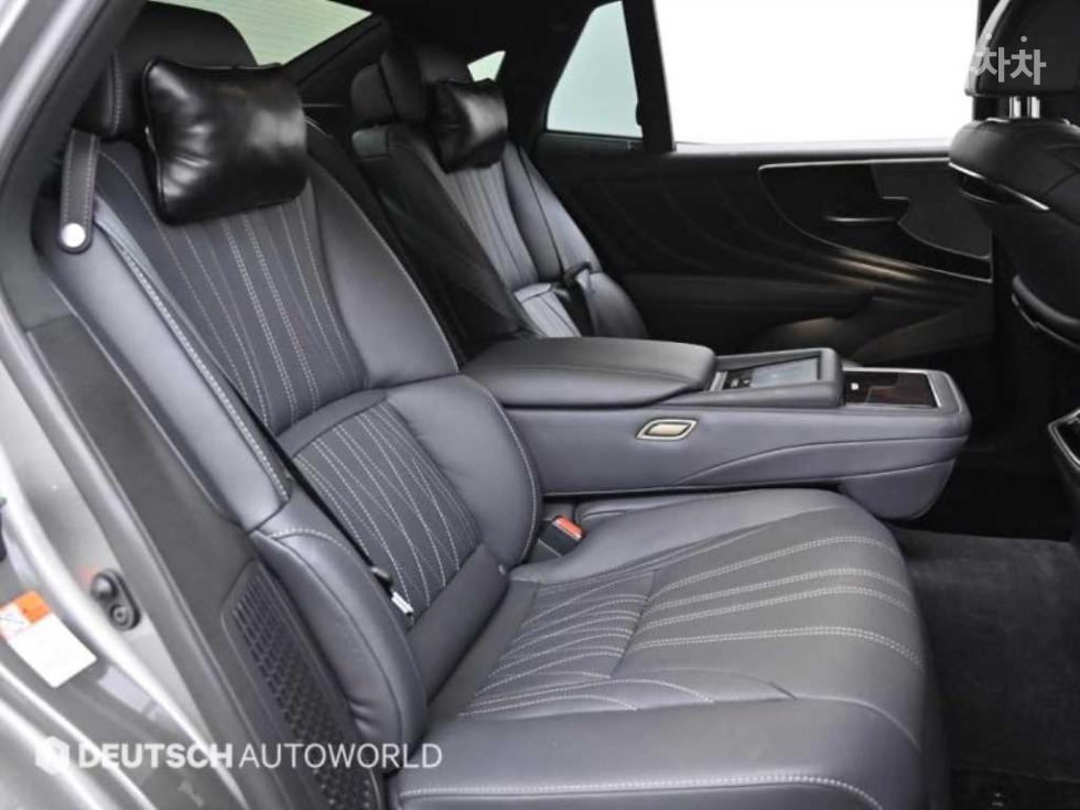 2024 - lexus ls