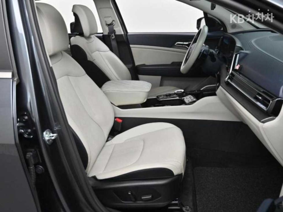 2022 - kia sportage