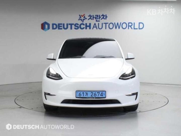 Tesla Model Y Long Range 4