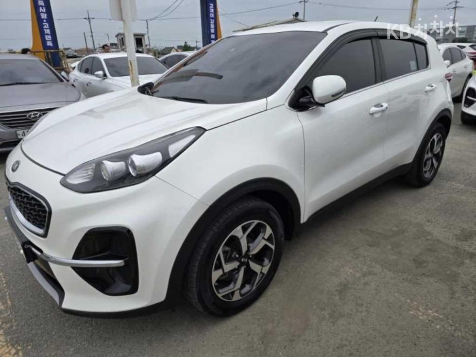 2021 - kia sportage