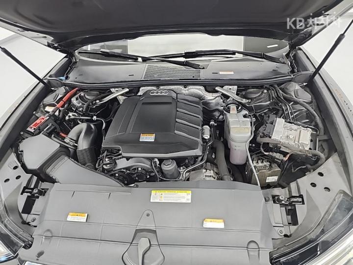 Audi A6 C8 45 TFSI Quattro Premium 6