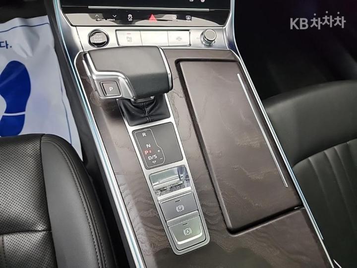 Audi A6 C8 45 TFSI Quattro Premium 9