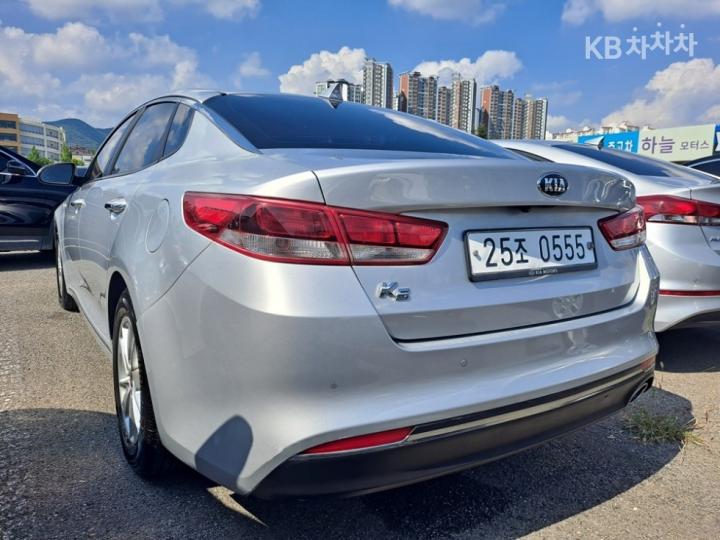 Kia K5 — miniaturë 4