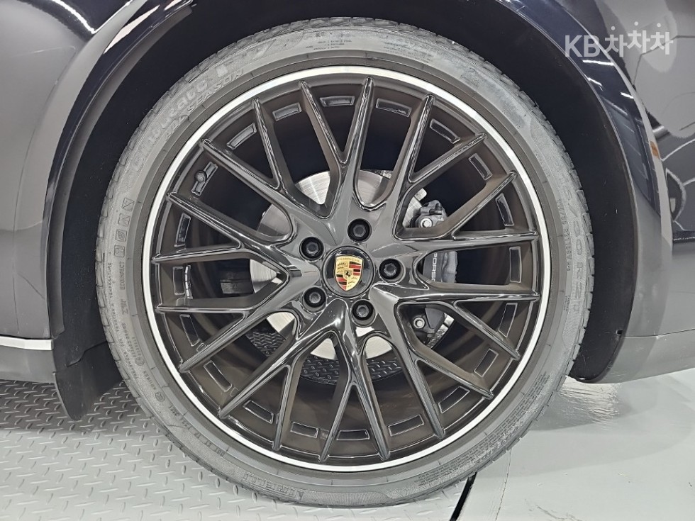 Porsche Panamera — miniaturë 31
