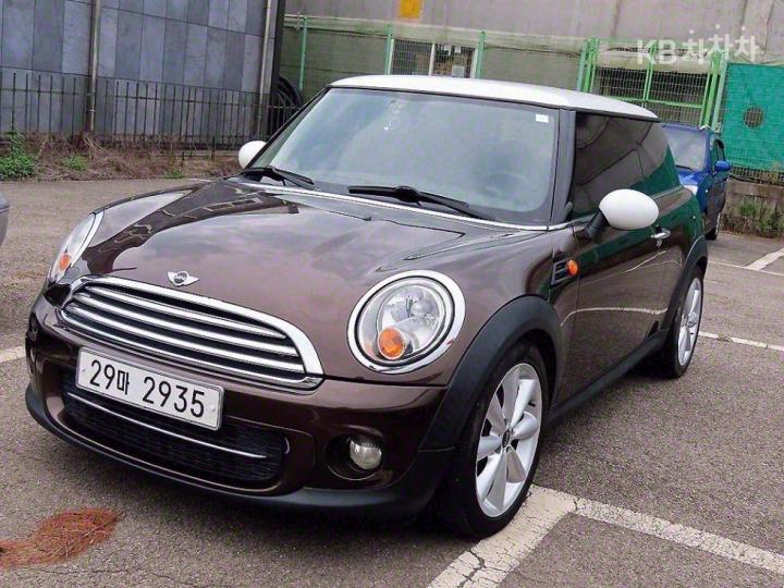 Mini Cooper D 2.0 SE 3