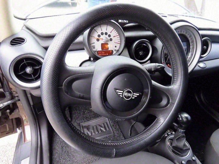 Mini Cooper D 2.0 SE 8