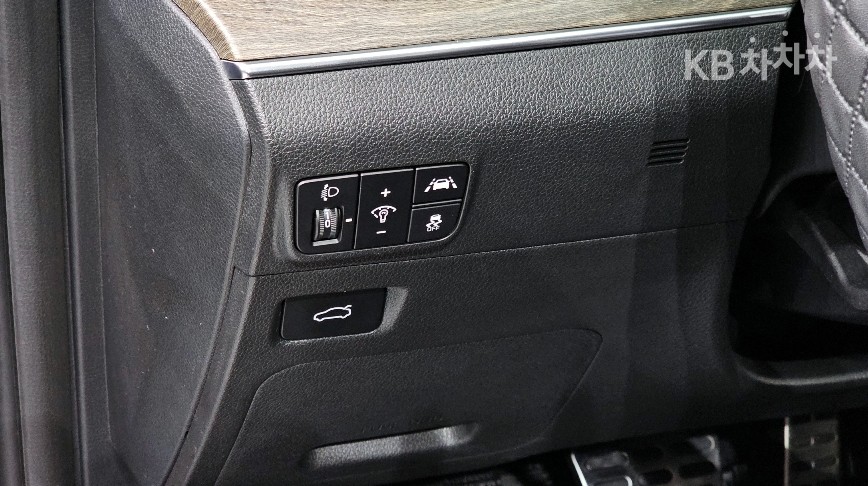 2023 - kia k5