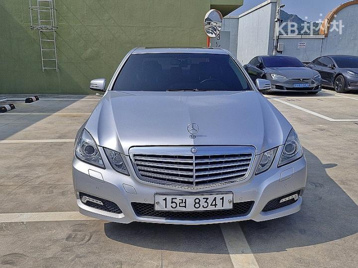 Mercedes-Benz E-Class New E200 CGI BlueEfficiency Avantgarde W212 2009-2013 2