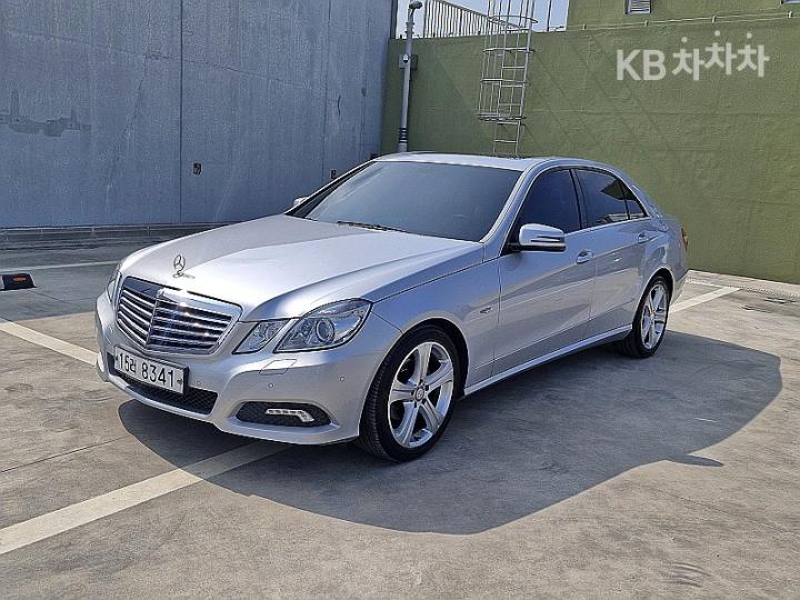 Mercedes-Benz E-Class New E200 CGI BlueEfficiency Avantgarde W212 2009-2013 3
