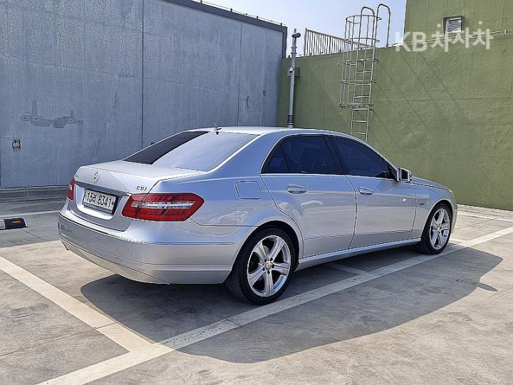 Mercedes-Benz E-Class New E200 CGI BlueEfficiency Avantgarde W212 2009-2013 6
