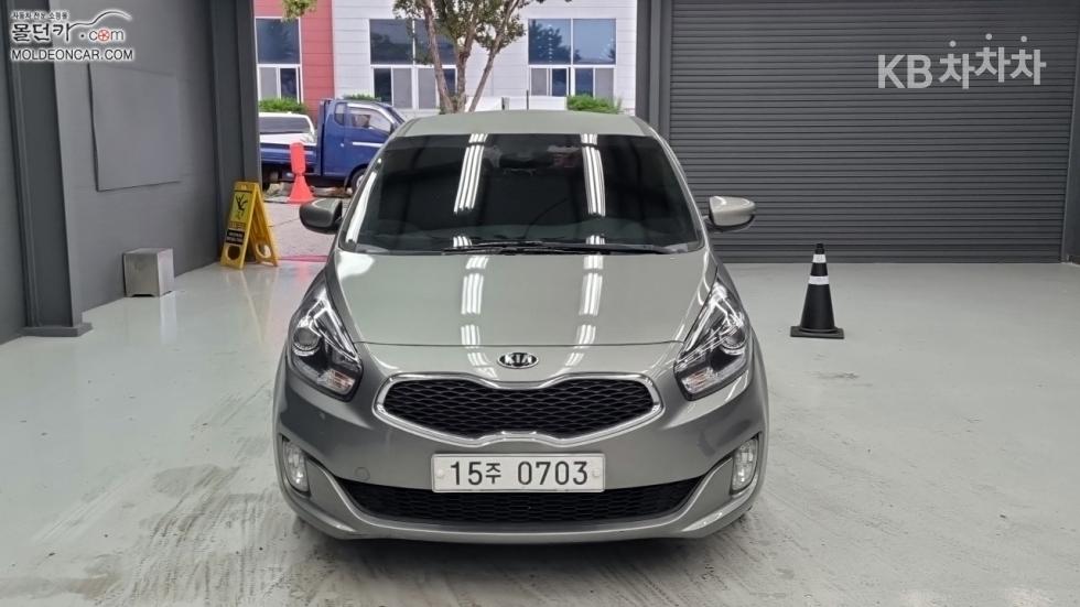 Kia Carens — miniaturë 3