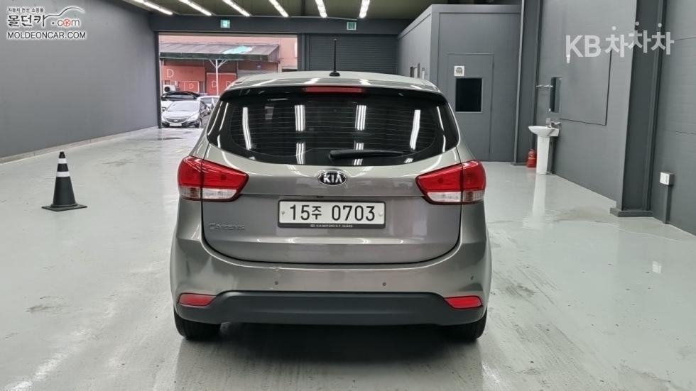 Kia Carens — miniaturë 4