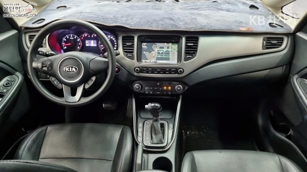 Kia Carens — miniaturë 7