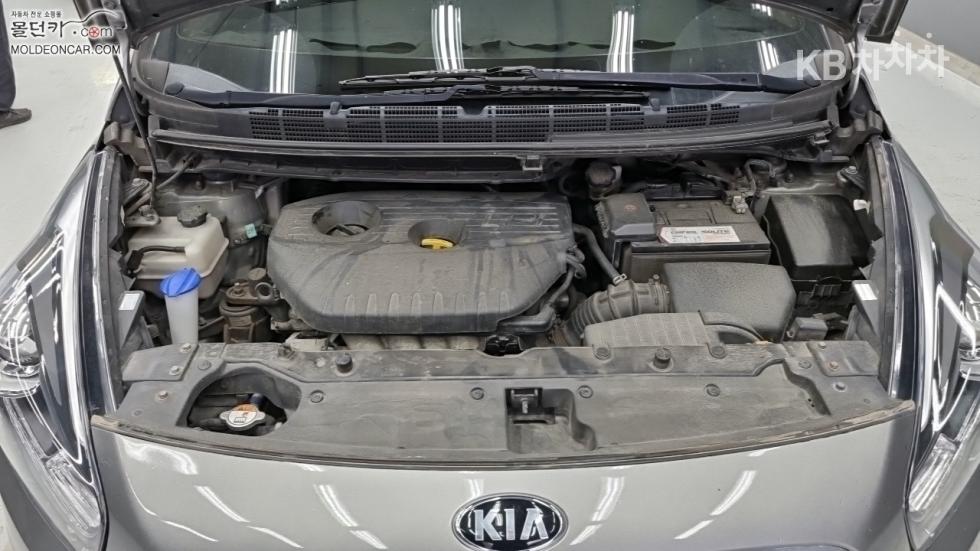 Kia Carens — miniaturë 8