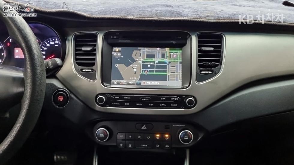 Kia Carens — miniaturë 12