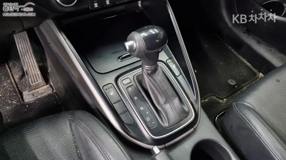 Kia Carens — miniaturë 14
