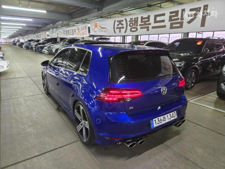 Volkswagen Golf 2.0 TSI R 4