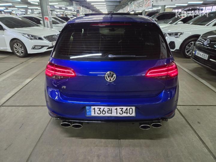 Volkswagen Golf 2.0 TSI R 5