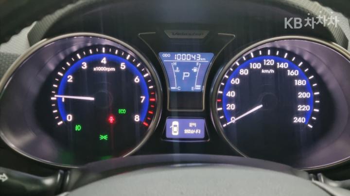 Hyundai Veloster Extreme 10