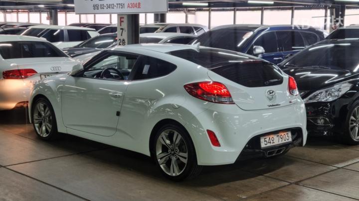 Hyundai Veloster Extreme 5