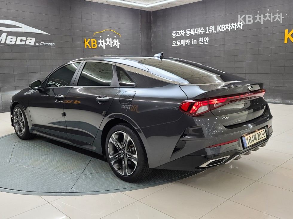 2021 - kia k5