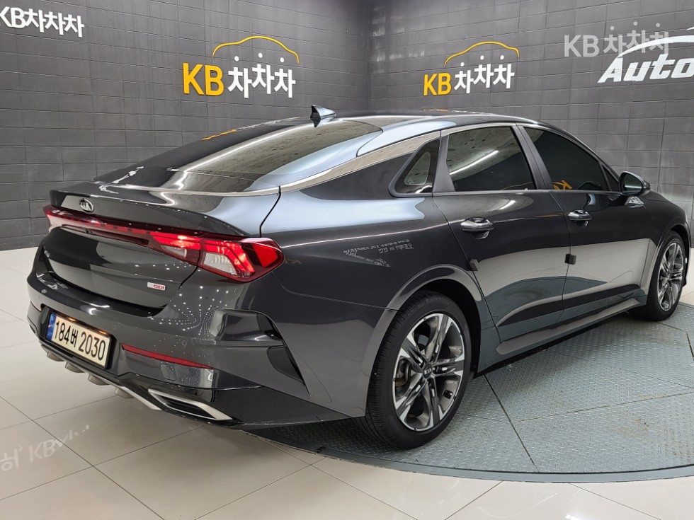 2021 - kia k5