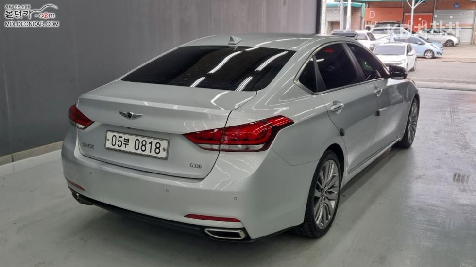 2016 - hyundai genesis