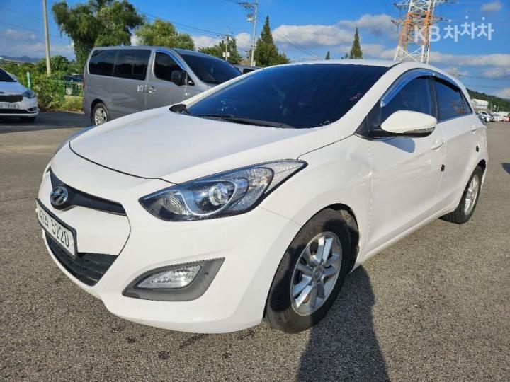 Hyundai i30 New 1.6 GDI Unique 4