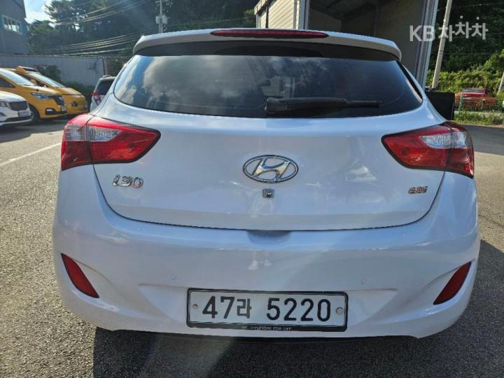 Hyundai i30 New 1.6 GDI Unique 5